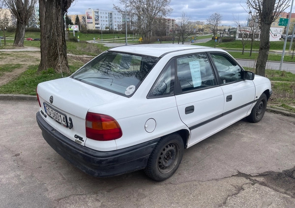 Opel Astra cena 2700 przebieg: 200000, rok produkcji 1993 z Drohiczyn małe 22